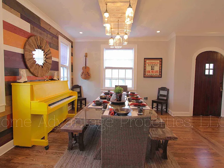 924 Burchwood Ave — Photo 7
