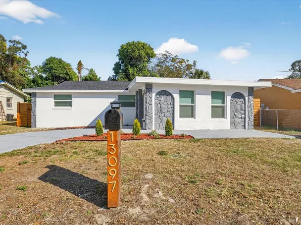 13097 120th St, Seminole, FL 33778