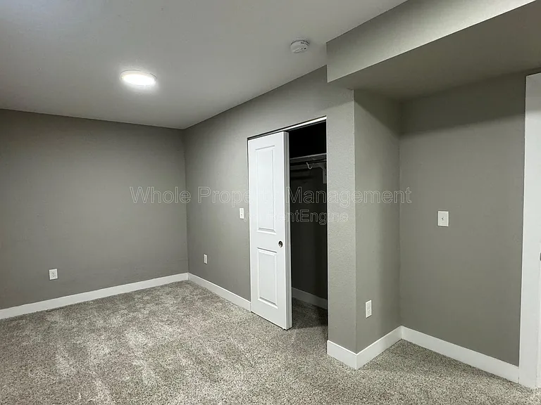 102 S Newton St — Photo 32