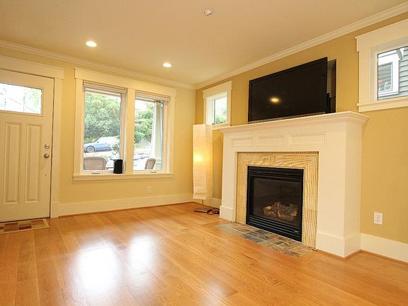 Living room unfurnished