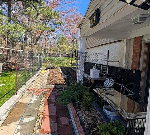 3rd image of 1514 Clover Rd