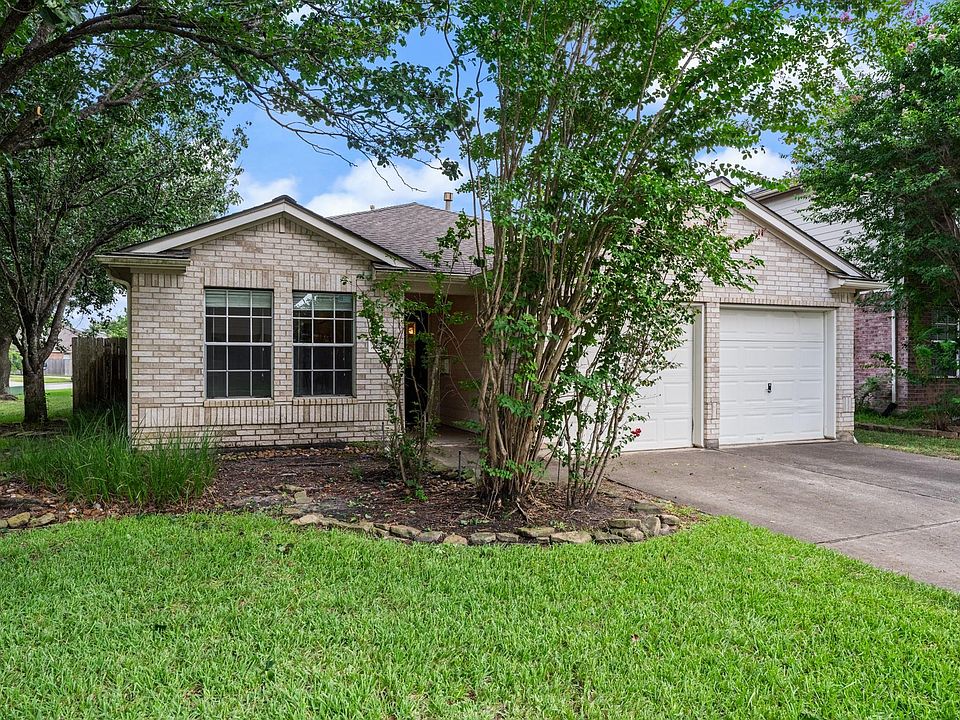 1st image of 19307 Royal Isle Dr