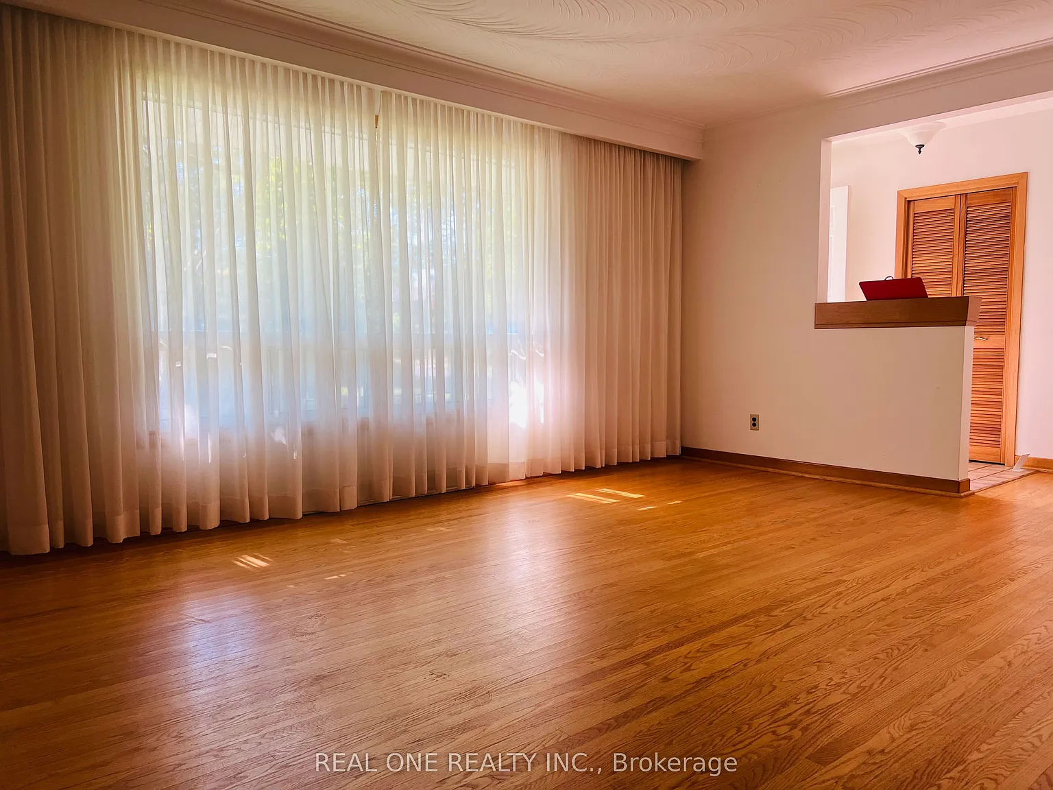 4 bed, $4,000 — Photo 4