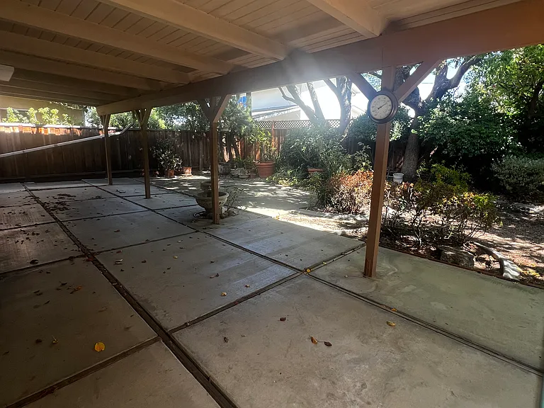 1462 Lillian St — Photo 14