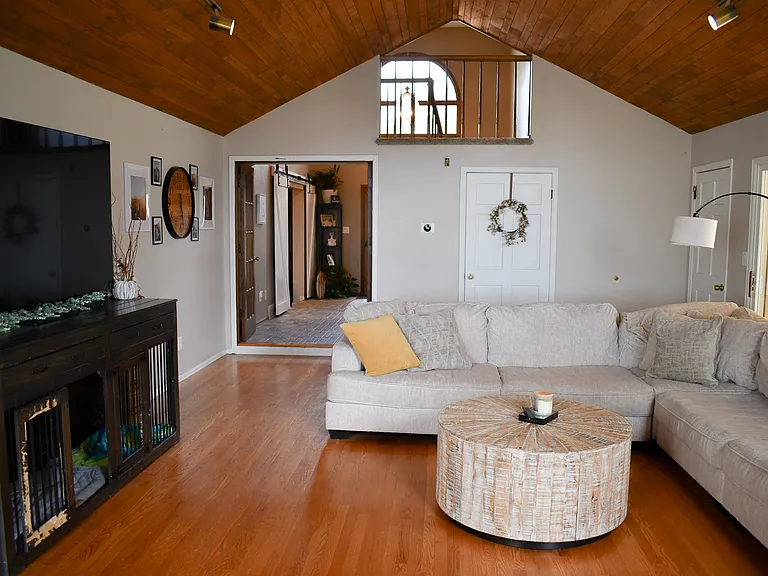 1020 Point Of The Pines Dr — Photo 15