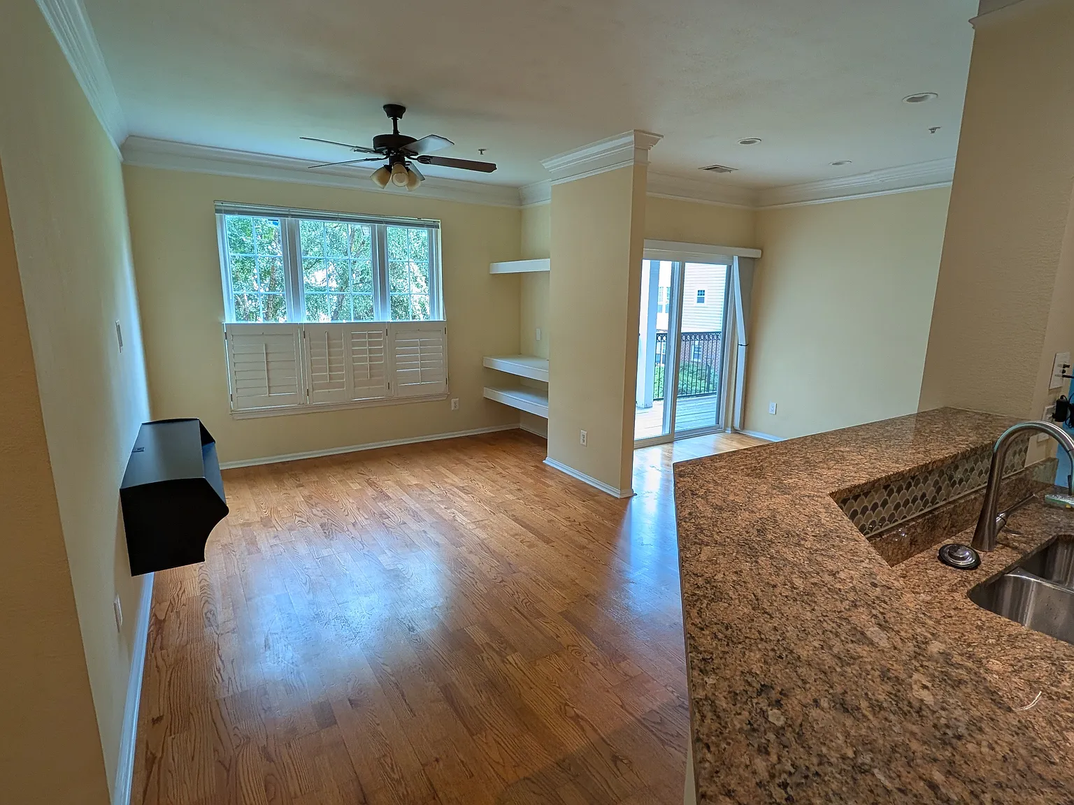 3 bed, 1272 sqft, $3,000 — Photo 1