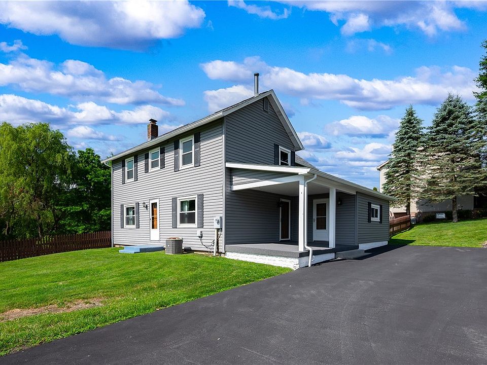 1st image of 214 Willow Run Dr