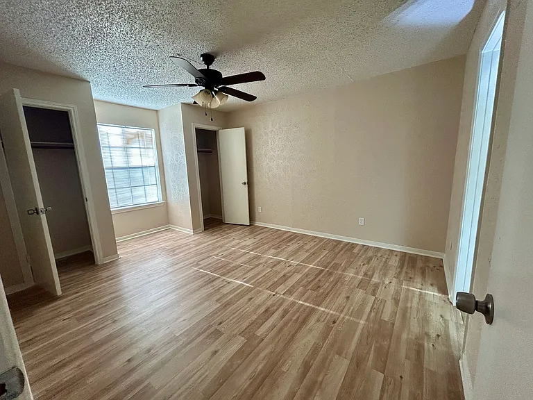 2606 N Ws Young Dr — Photo 6
