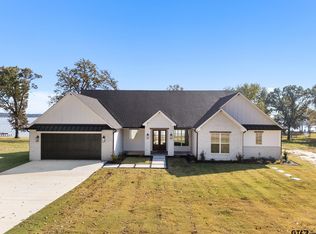 22405 Blue Water Rd, Chandler, TX 75758