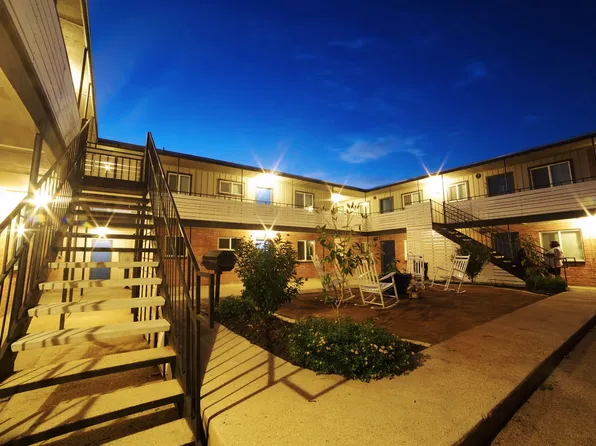East Azul Apartments, 831 E Grayson St APT 106, San Antonio, TX 78208