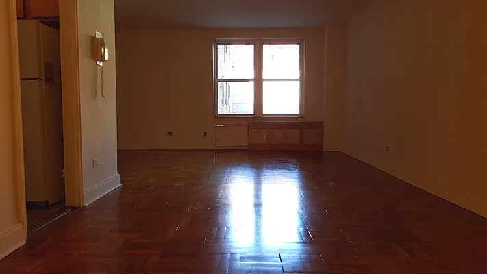 Rented by Realty Queens LLC | media 2