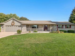 636 Falcon Ln, Chilton, WI 53014