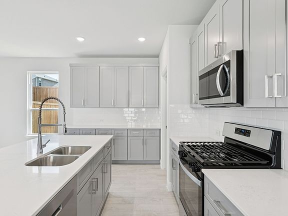 4th image of 1718 Sicily Ct