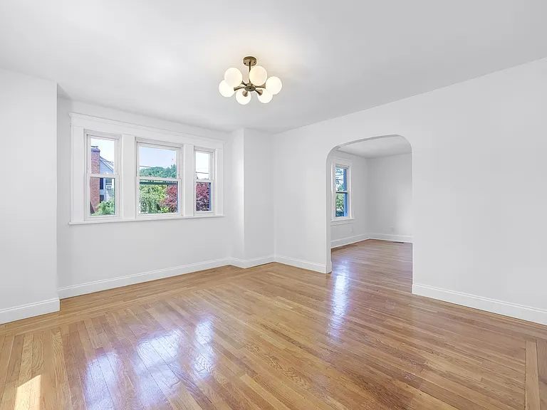 135 E Linden Ave — Photo 28