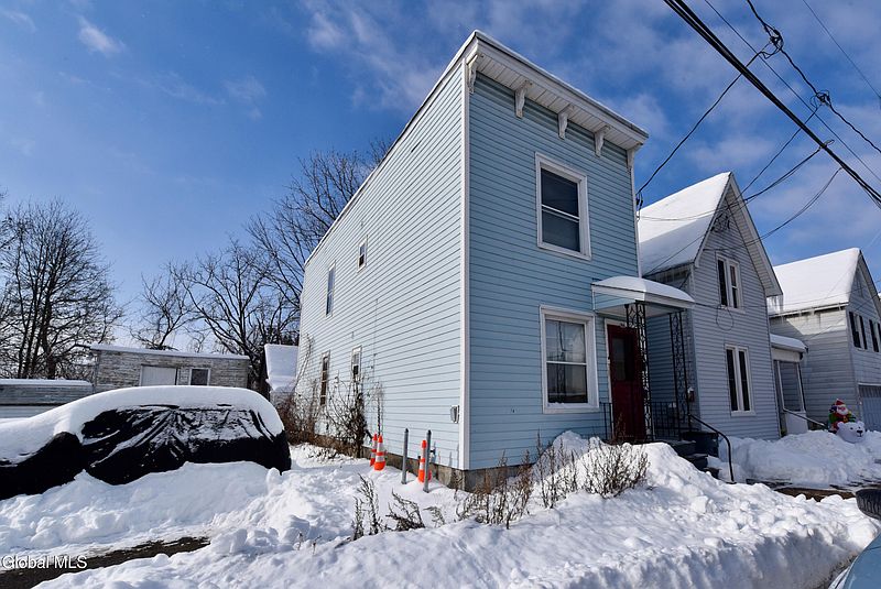 2nd image of 4 1/2 Hibbard Street