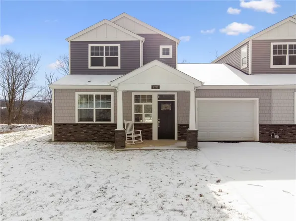 2211 Lebanon Dr, McKeesport, PA 15135