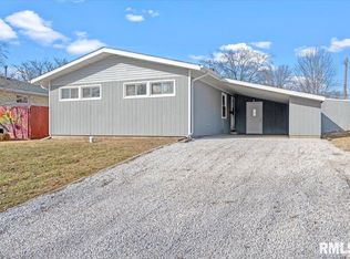 2407 E Dover Dr, Springfield, IL 62703