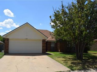 6809 Hadley Dr, North Richland Hills, TX 76182