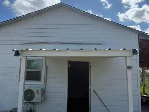 6131 Fenske Ln, Needville, TX 77461