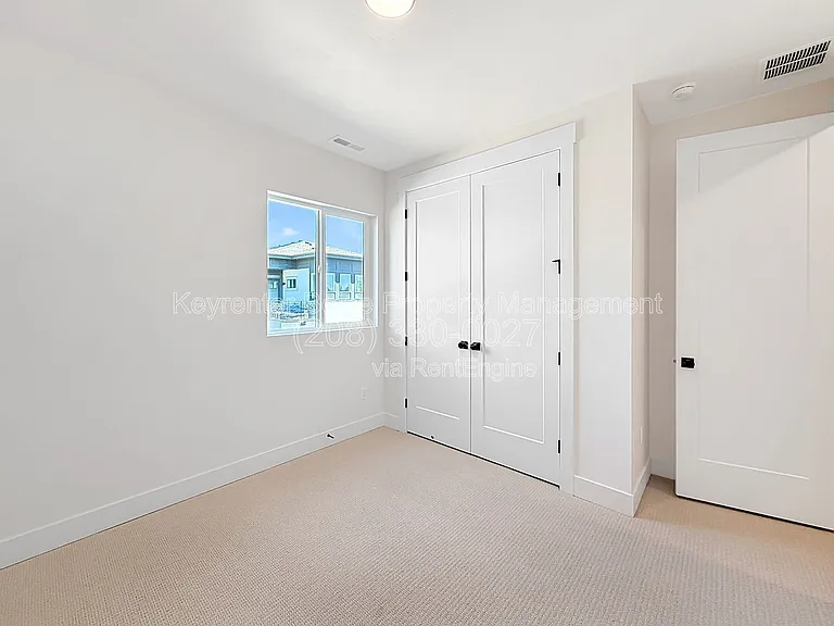 373 E Lombard Ln — Photo 12