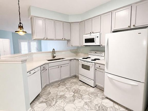 3rd image of 2604 Chapel Lake Dr APT 104