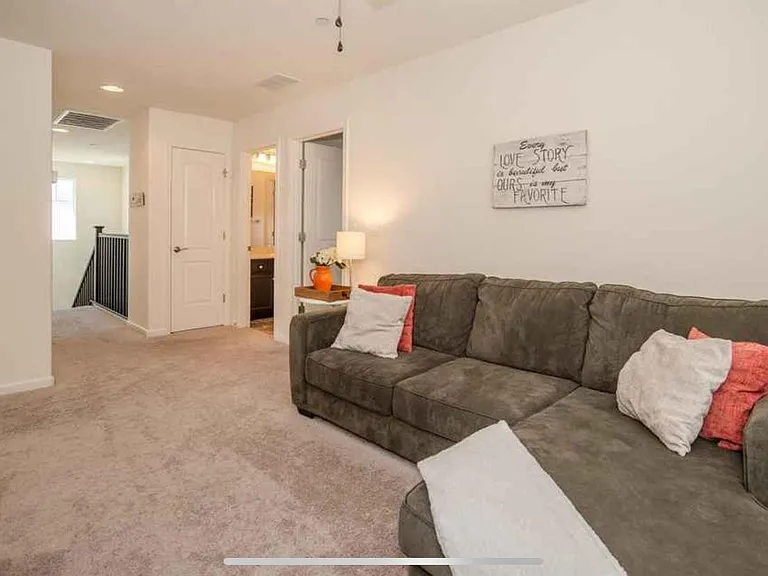 2nd living area upstairs