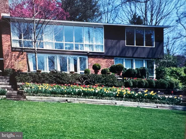 7400 Rebecca Dr, Alexandria, VA 22307