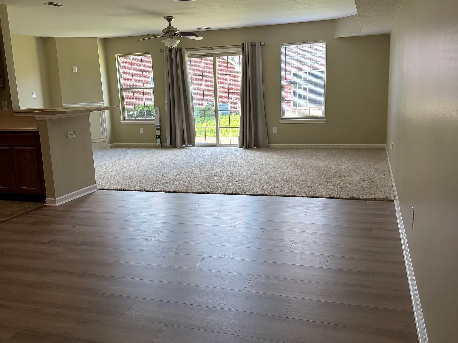 3 bed, 2.5 bath, 1857 sqft, $1,695 — Photo 2