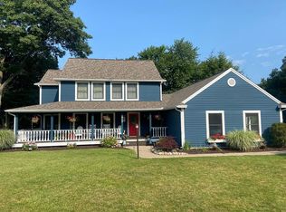 18763 Sioux Dr, Spring Lake, MI 49456
