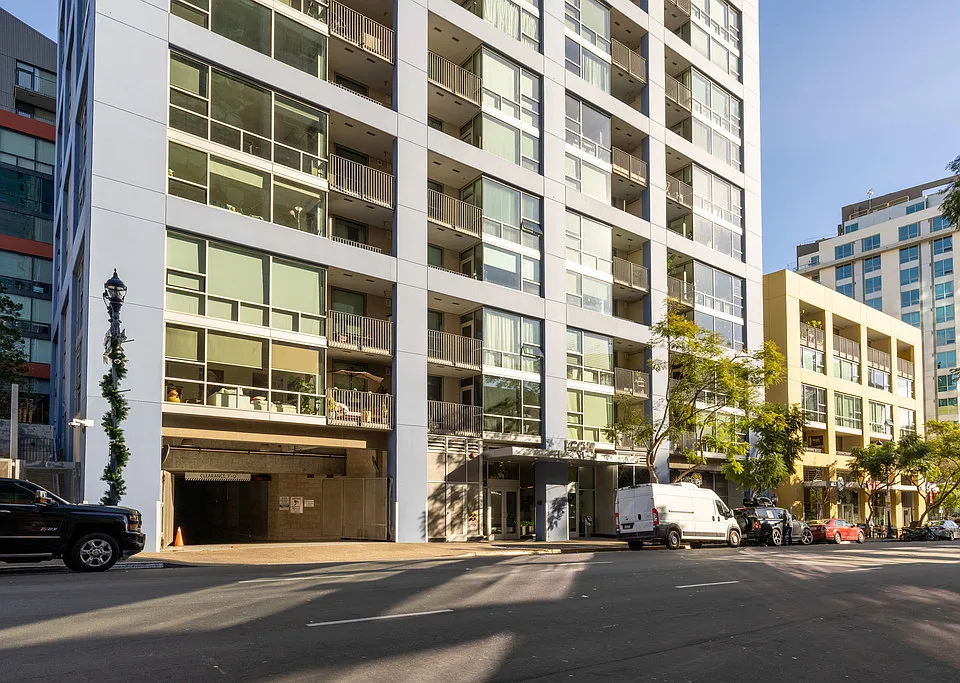 321 10th Ave #1406