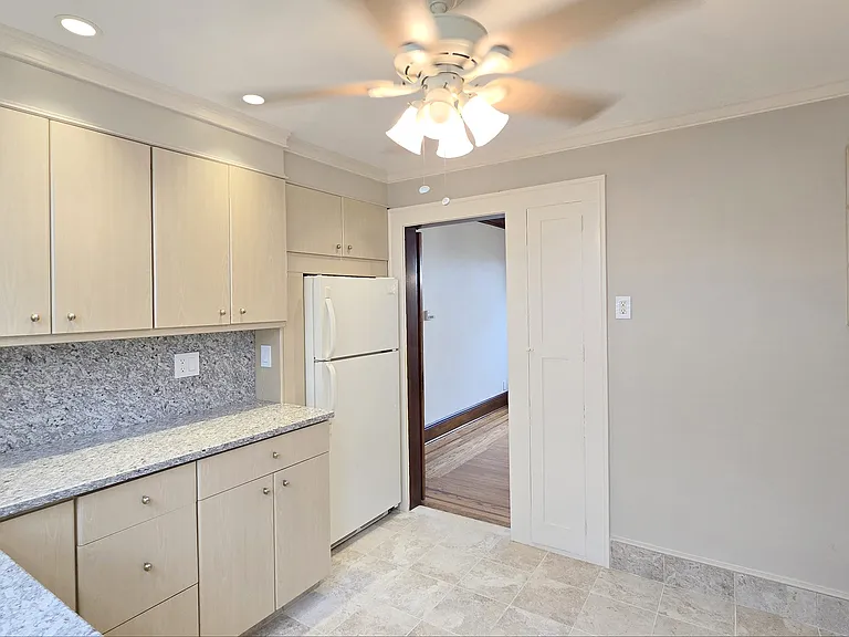 75 Williamson Ave #2 — Photo 15