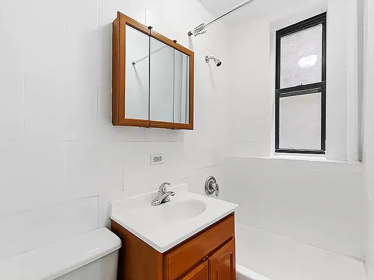 205 Allen St #26 — Photo 5