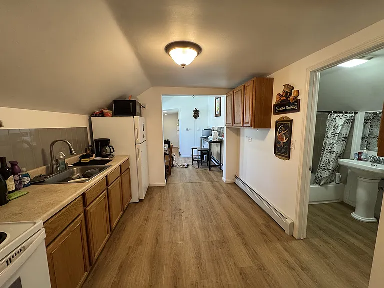 218 S Church St #4 — Photo 8