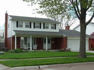 18411 Dogwood Ln, Fraser, MI 48026