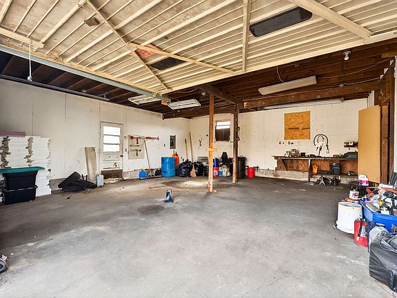 5th image of 133 Hillview Dr
