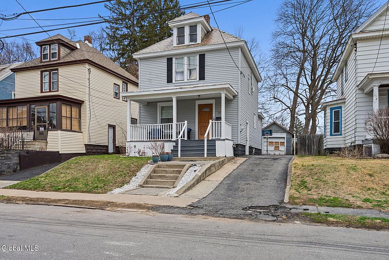 2nd image of 837 Harrison Avenue