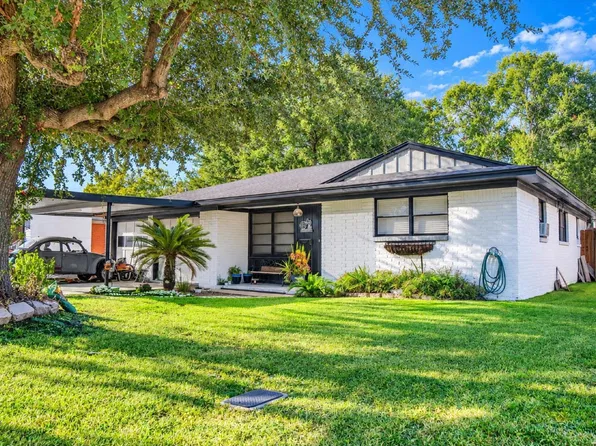 124 Bluebird Ln, Pasadena, TX 77502