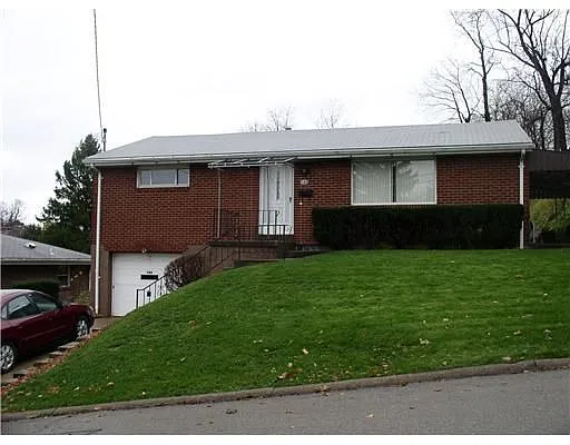 548 Longvue Dr photo 1