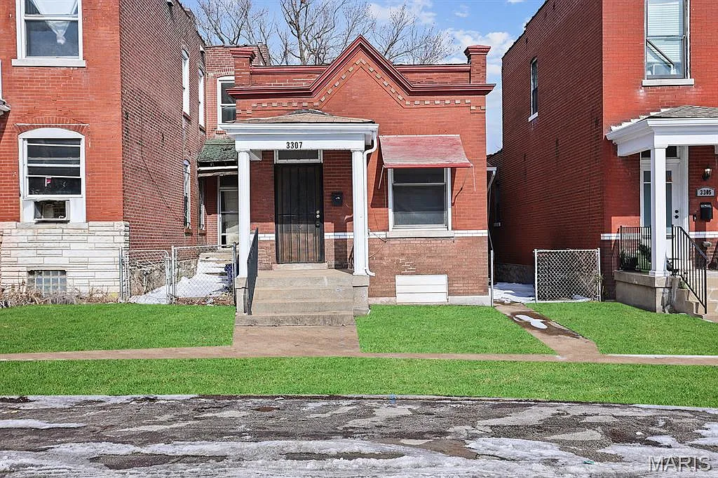 3307 Winnebago St photo 1