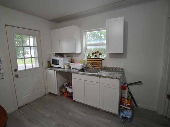 3rd image of 817 & 819 W 9th St