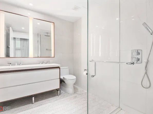 505 West 43rd Street image 5 of 12