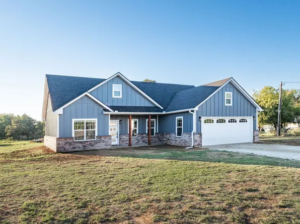 527 Cole St, Bellevue, TX 76228