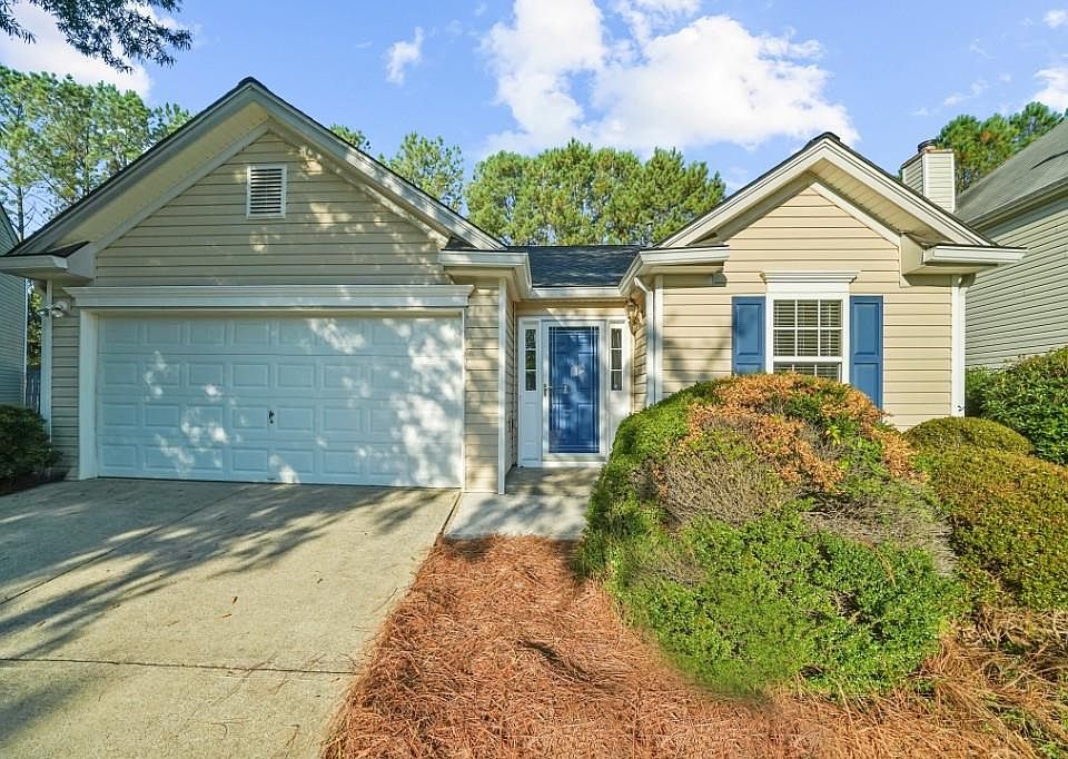 1st image of 163 Village Ct