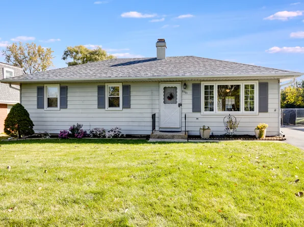 5721 Woodward Ave, Downers Grove, IL 60516