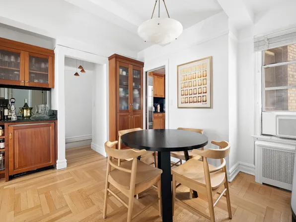 7 East 85th Street image 3 of 8