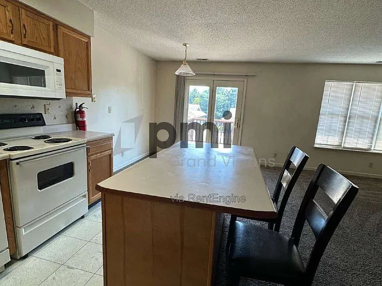 1306 Arthur Ave #12 — Photo 2