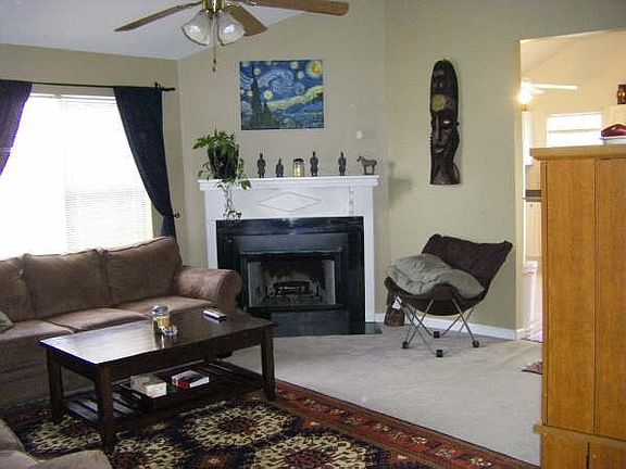 5th image of 8122 Honeysuckle Lake Dr