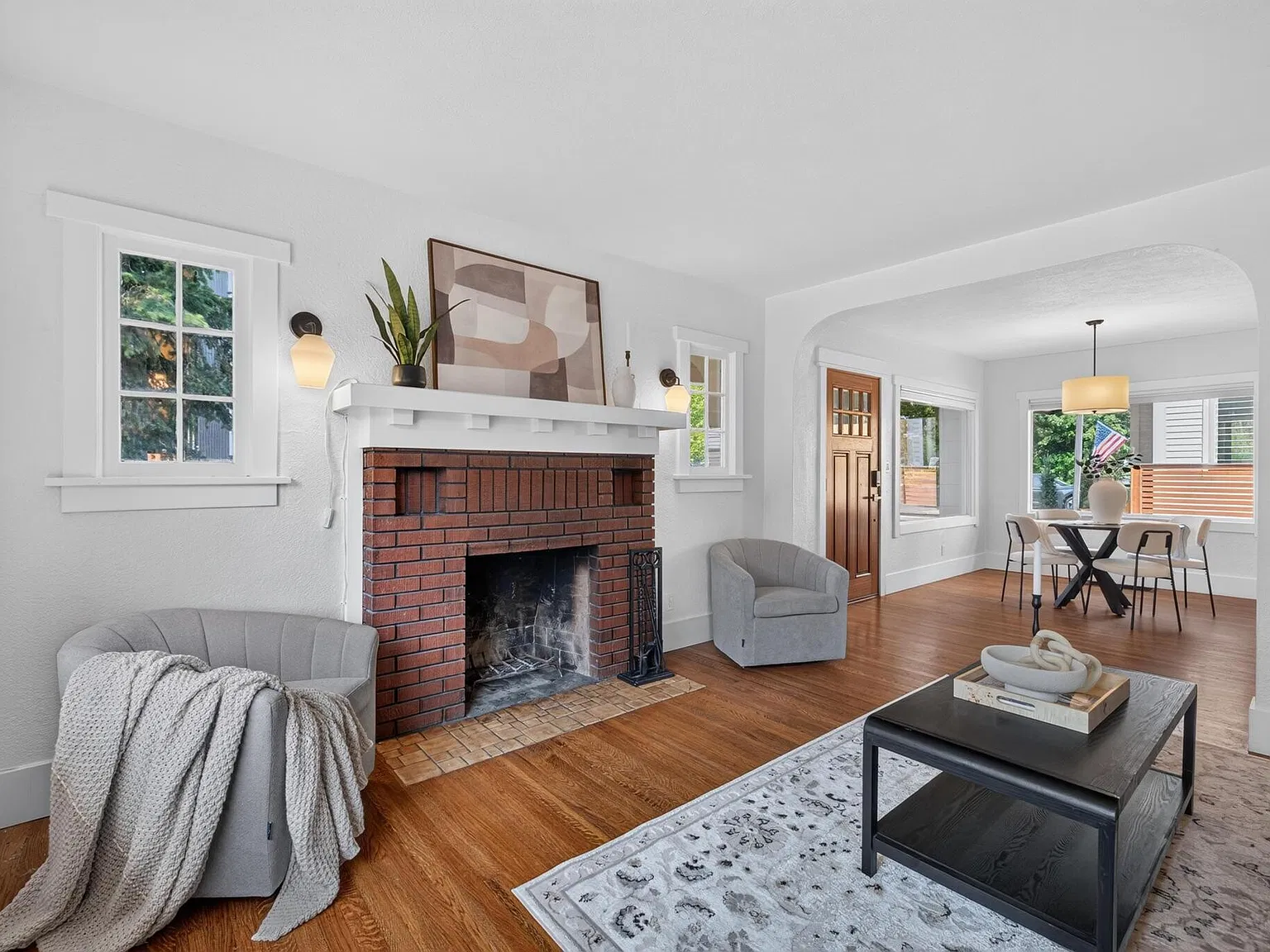 Charming 3BR 2BA 2048 sq ft. house near Sanders Beach — Photo 4