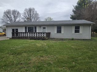 233 N Gilbert St, Clinton, IN 47842