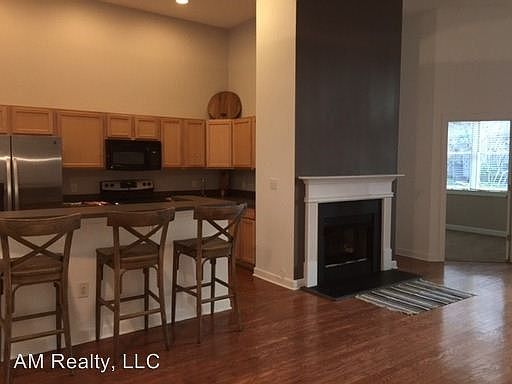 1st image of 718 Trade St #101